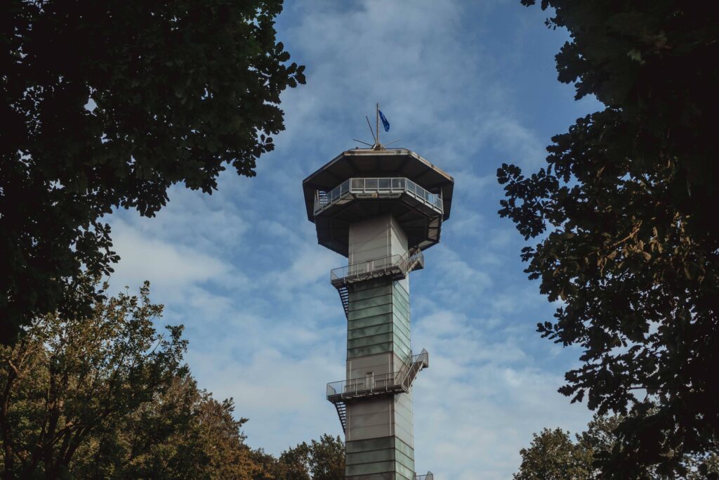 Ο πύργος του Τριεθνούς κοντά στο Άαχεν - Grecontrek